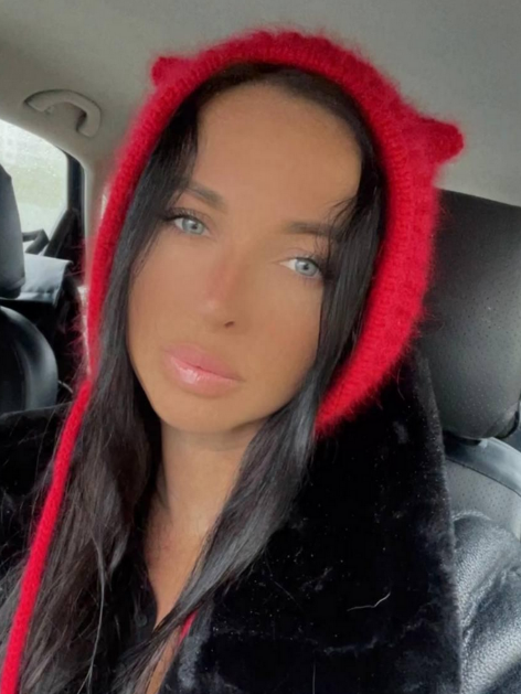 [Вероника Еленич] [grenka87knit] Чепчик "Котик" (2022)