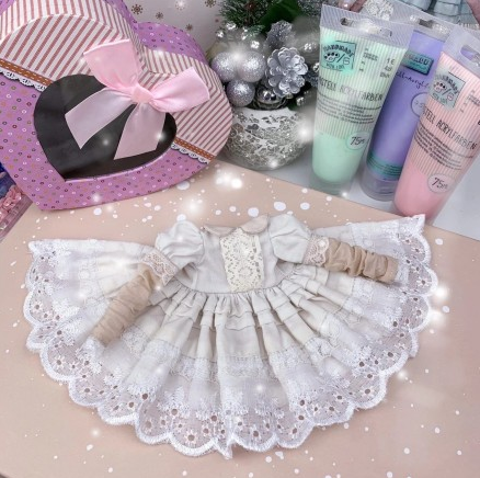 [София Покровская] [Шитьё] Универсальное платье для куклы (2022)