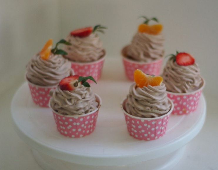 [Марина Гишар] Морковные капкейки с арахисом, соленой карамелью и кремом пломбир (2024)