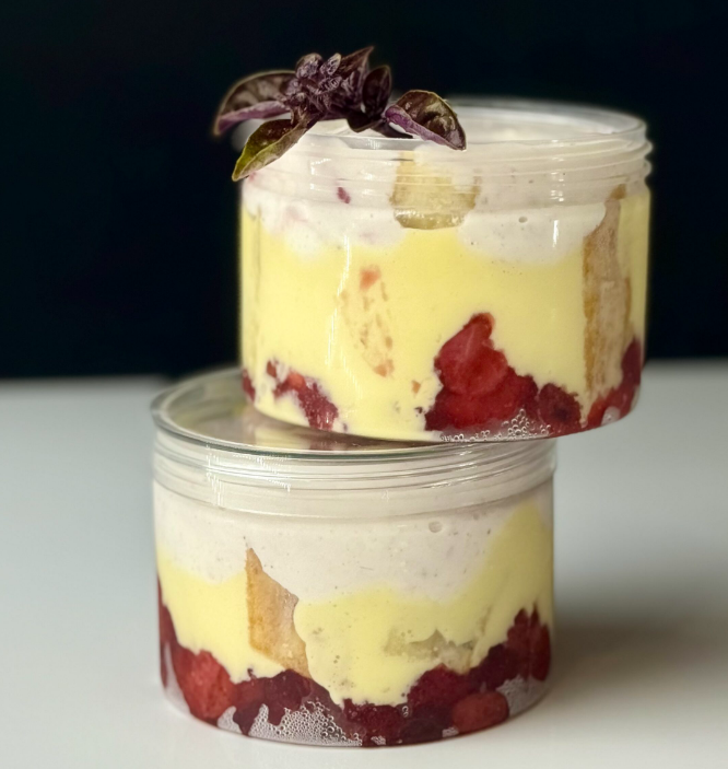 [Мария Манахова] Кейк: Баночка, Клубника, Базилик. Торт Мороженое