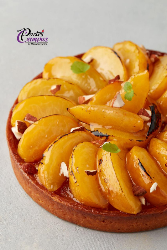 [Мария Селянина] [Pastry Club] Кондитерский клуб. Теплые десерты со сливами. Сентябрь (2025)