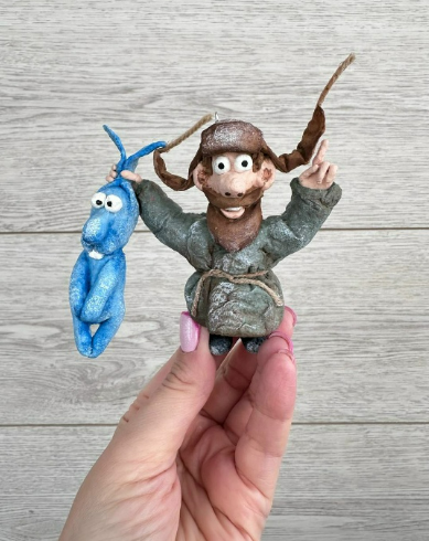 [Ёлочные традиции, Наталья Соловьева] Мужичок с Зайцем (2025)